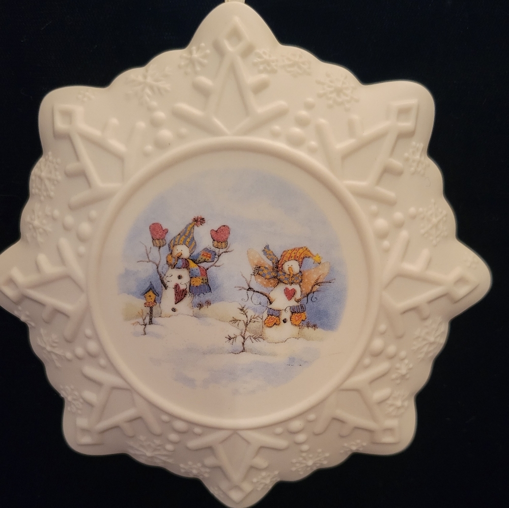 HEARTS AND FLOWERS INC. SCENTED ORNAMENT 2001.